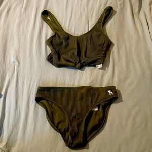 Abercrombie Kids size 14/16 equiv to women’s XS/S